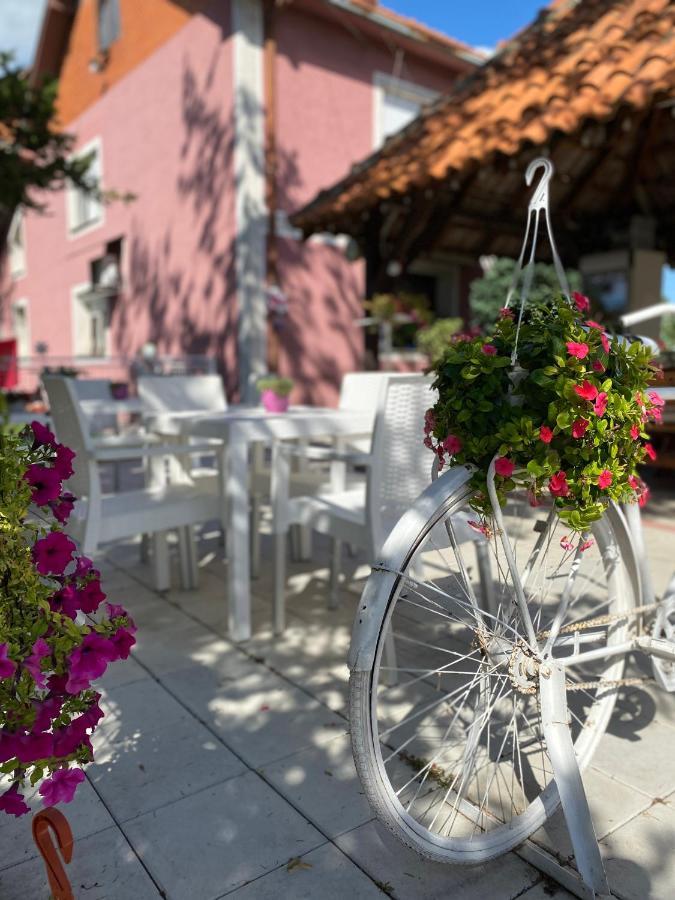 Maslina Rooms Smederevo Buitenkant foto